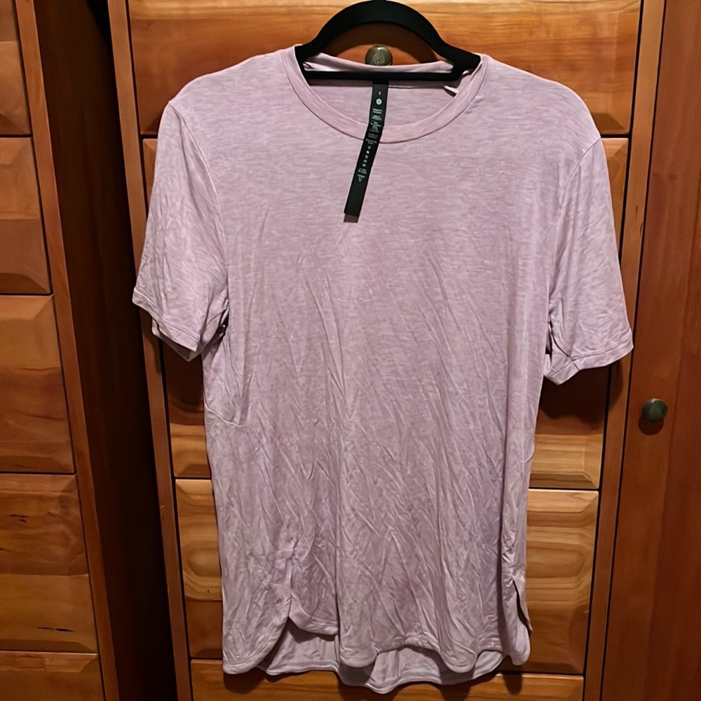 Lululemon mens T-Shirt Heathered pinkish gray S